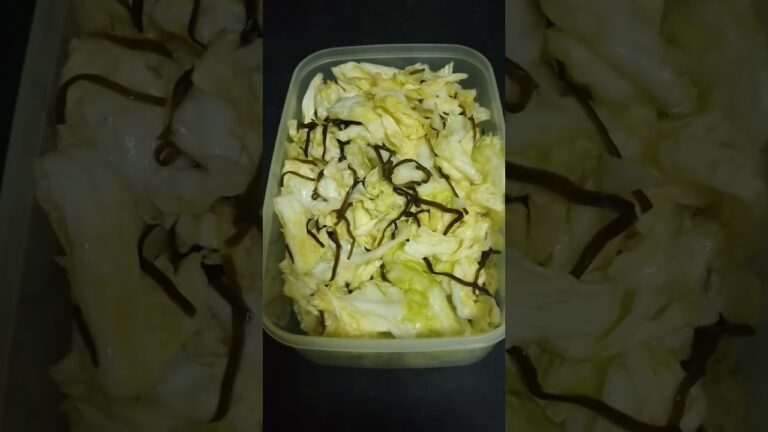 今夜のおつまみキャベツと塩昆布の浅漬です