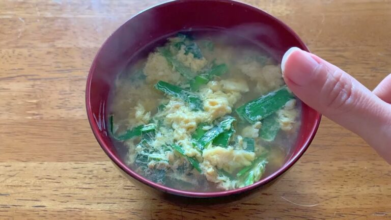 ニラと玉子の味噌汁 作り方♪初心者さん向け 簡単 お料理 動画