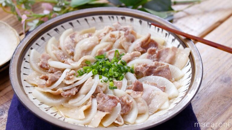 【豚肉と大根のレンジ重ね蒸し】切って並べるだけ！調理はレンジにお任せ♪簡単レシピ｜macaroni（マカロニ）