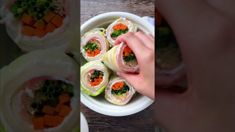 映えすぎる鍋！白菜で巻くだけミルフィーユロール鍋#shorts