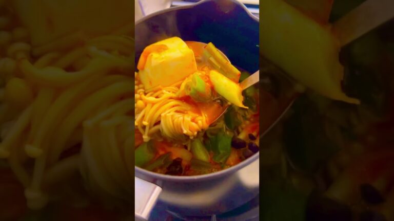 モランボンあさりだし特濃スンドゥブはあさりだしが美味しくてそこまで辛くなくて美味しかった#モランボン #あさり #スンドゥブ #料理動画 #美味しい #cooking #vegetables