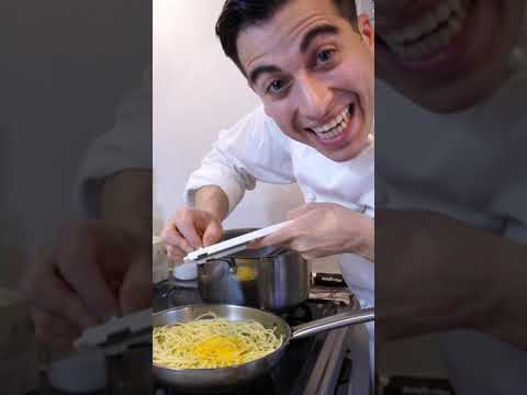 【これだけでもう美味しい！】葉にんにくとカラスミのパスタ！【Spaghetti con Bottarga e Aglio Novello】#shorts