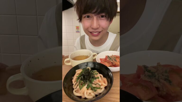 簡単たらこバターうどん！とトマト大葉サラダ【自炊日記】#Shorts