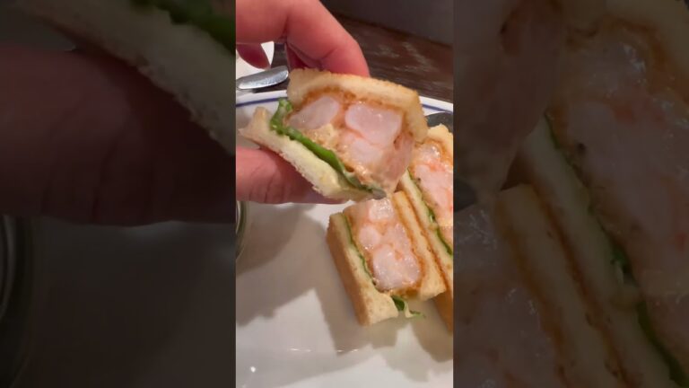 【エビ好き必見】プリプリ感が半端ない！！銀座のど真ん中でで食べれるエビカツサンド！#銀座ランチ #エビカツサンド #アラフォー #主婦 #おすすめ #パン好きな人と繋がりたい #shorts