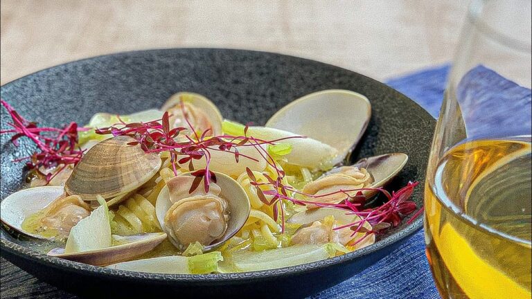 【ハマグリと蕪の柚子塩スープパスタ】ハマグリの旨味と柚子の香りが堪らない寒い日に食べたい1皿【柚子レシピ】【冬至レシピ】