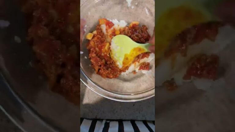 たけのこのトマトソースがあったことをすっかり忘れてて申し訳なかったからごはんに混ぜてチーズのせて最高なドリアにした記録('∇')【ひとりごはんvlog】#Shorts