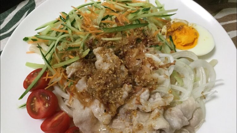豚しゃぶサラダうどんの作り方教えます❤️このごまドレッシング作れば、いろんな料理に使えて便利ですね😋