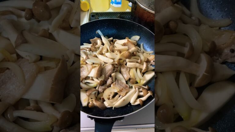 エリンギ炒め　　　　　　　　　　エリンギ　えのき　　豚バラ肉　玉ねぎ