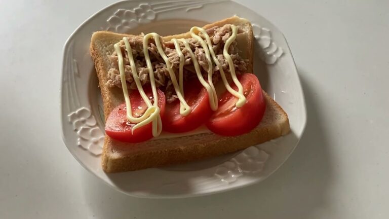 片手で食べるサラダ　ツナチーズトマトサンド　Salad to eat with one hand Tuna cheese tomato sandwich