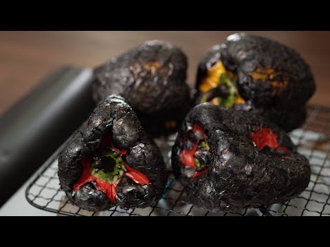 パプリカは焦がせ！真っ黒が美味しくなる秘訣です。【 料理レシピ 】