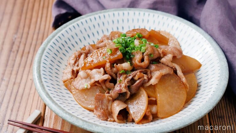 【豚バラ大根の生姜焼き】ごはんが進む♪炒めるだけの簡単レシピ！｜macaroni（マカロニ）
