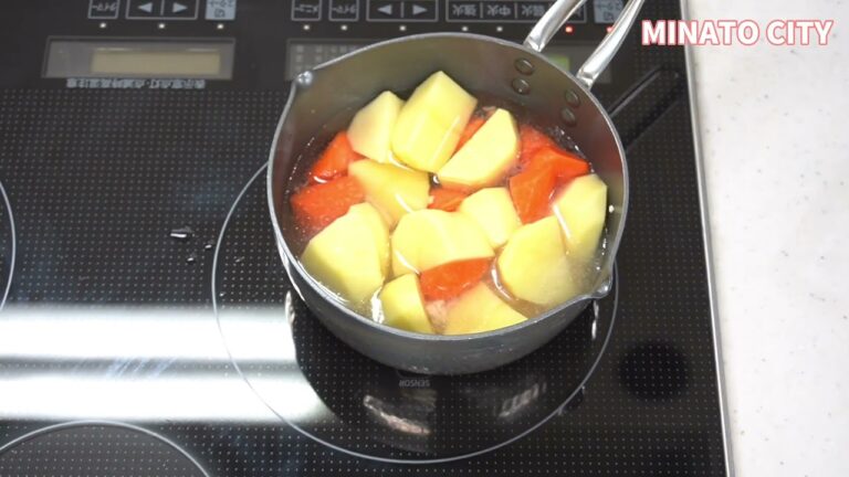 じゃがいものそぼろ煮（取り分け編）