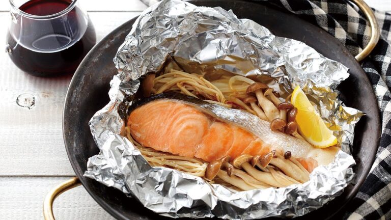 秋鮭ときのこのホイル焼き