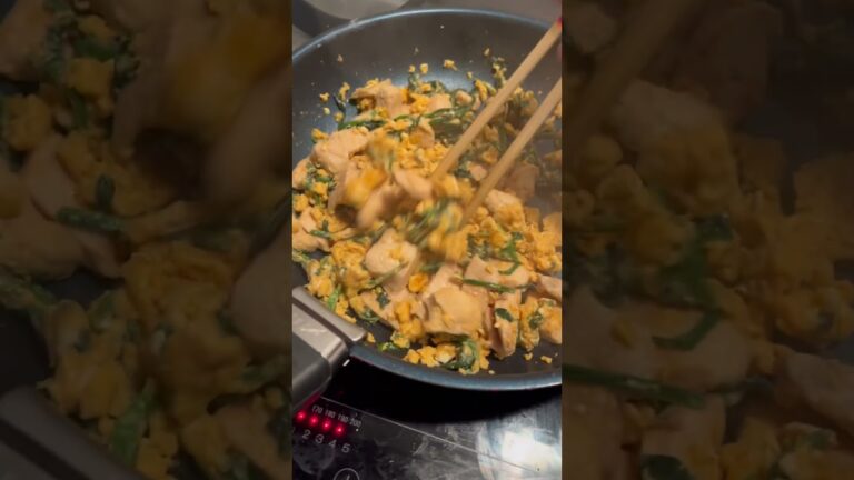 鶏むね肉とほうれん草の卵炒め#栄養満点 #タンパク質が摂れる#おいしい #簡単レシピ