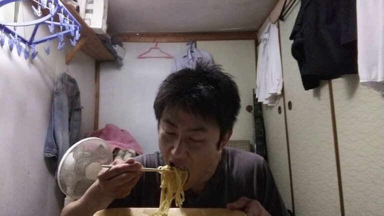 うどんに納豆かけました！