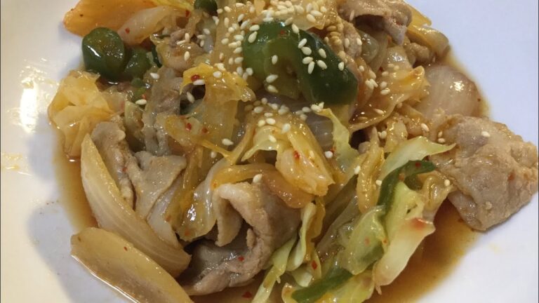 具たくさんな豚キムチの作り方教えます❤️キムチ味の野菜炒めって言った方が良いかも😋
