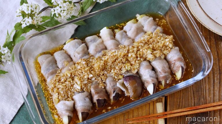 【肉巻きなすのピリ辛香味だれ】レンジで火を使わず完成！ラー油の辛さが食欲そそる♪｜macaroni（マカロニ）