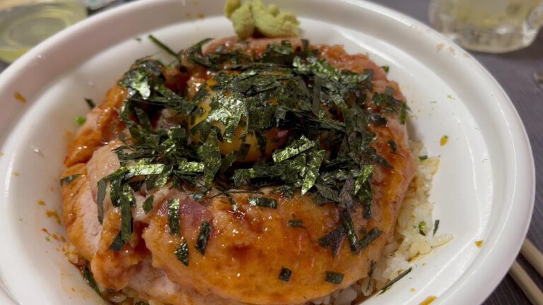 すき家　まぐろユッケ丼　特盛（まぐろたたき2倍ごはん大盛）990円