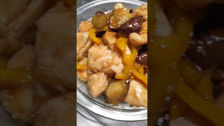 鶏ムネ肉と茄子のピリ辛煮。暑い日には酢を足してサッパリとピリ辛にして暑い夏を乗り切る。#気楽にクック #簡単レシピ #鶏むね肉と茄子 #ピリ辛 #吃音