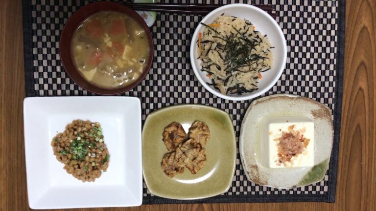 今日の晩御飯はひじきの炊き込みご飯