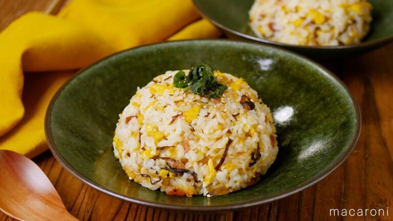 【梅チャーハン】梅干し×ポン酢しょうゆでさっぱり！塩こんぶの旨みと大葉の香りが相性抜群なひと品♪｜macaroni（マカロニ）