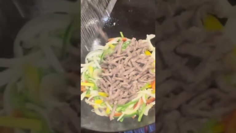 【青椒牛肉絲】牛肉とピーマンの細切り炒めStir-fried beef and green peppers