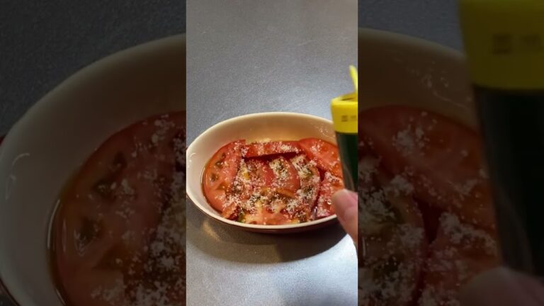 【粉チーズレシピ】トマトは焼いても美味しい！ /10分以内で完成/トースターで簡単！粉チーズ入りトマトのパン粉焼き/#shorts