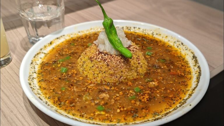 ししとうと交互に食べる絶品スパイスカレー！