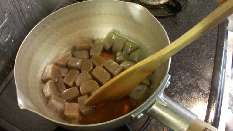 簡単ヘルシー〝ピリ辛こんにゃく〟の作り方