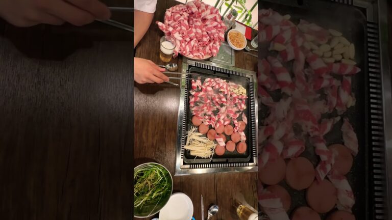韓国の薄切りサムギョプサルです (It's Korean sliced pork belly)