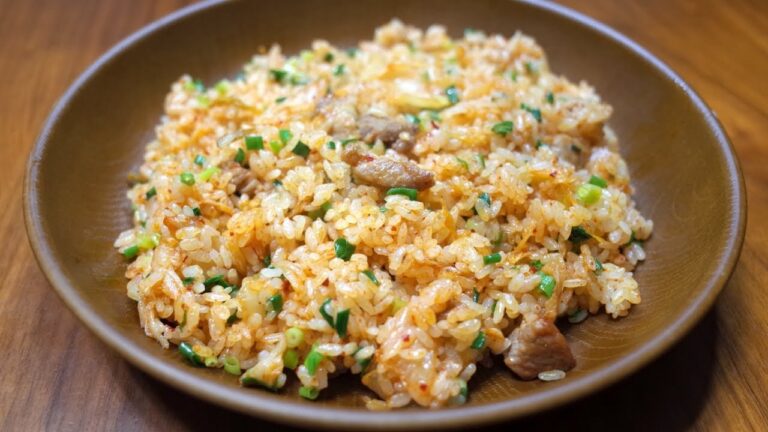 【簡単・初心者】豚キムチ炒飯の作り方