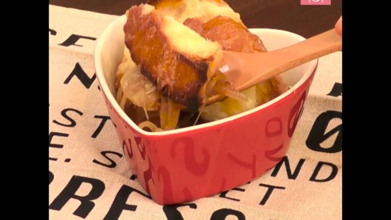 バゲット後のせで簡単！「オニオングラタンスープ」