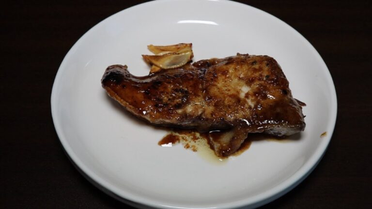 【一人暮らし男の自炊】冬が旬の魚料理！ぶりのガーリックバターソテー【簡単料理レシピ】