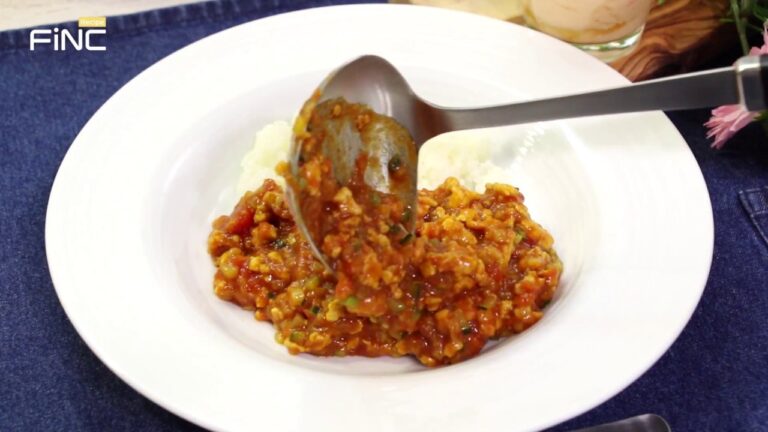 ダイエットレシピ｜ひき肉のトマトカレー｜FiNC(フィンク)