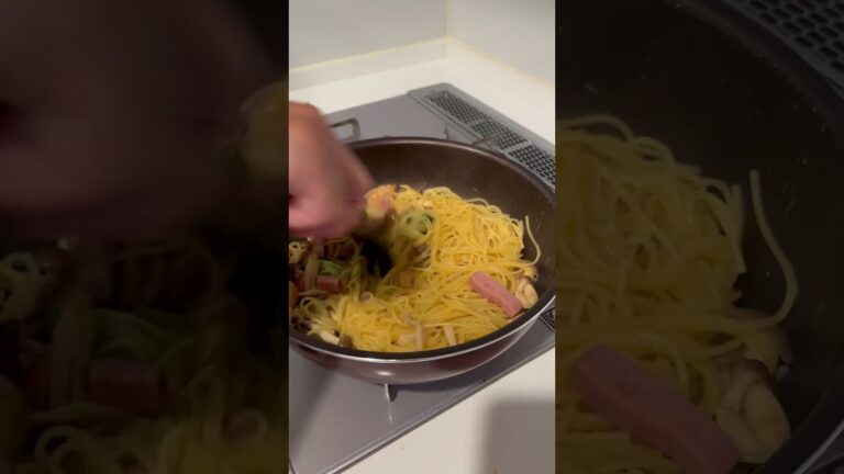 エビとベーコンとシメジとブロッコリーのパスタ　2023年10月7日