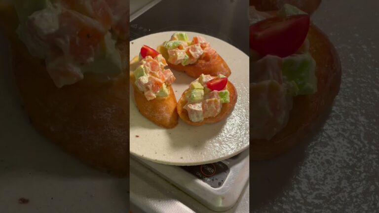 TikTokで話題‼️これ何円ですかね？【サーモンとアボカドのタルタル🥑】 #料理 #food #cooking #お菓子