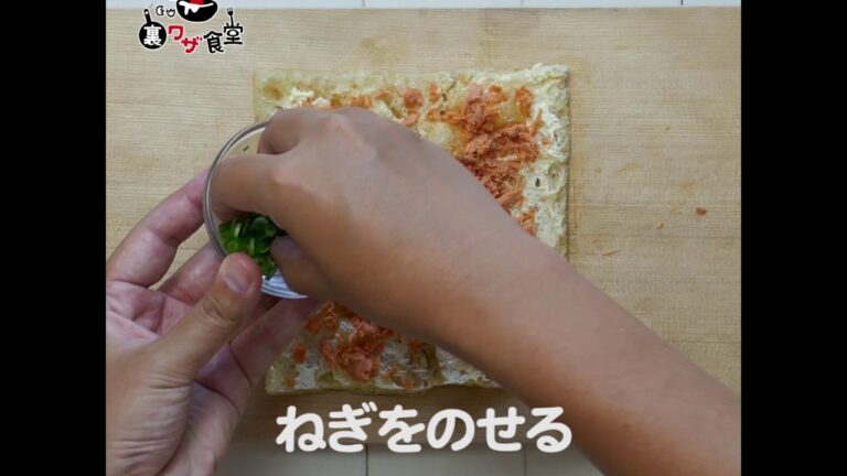 油揚げピザ | かんたんで糖質オフ！卵とチーズがとろ～り合う♪