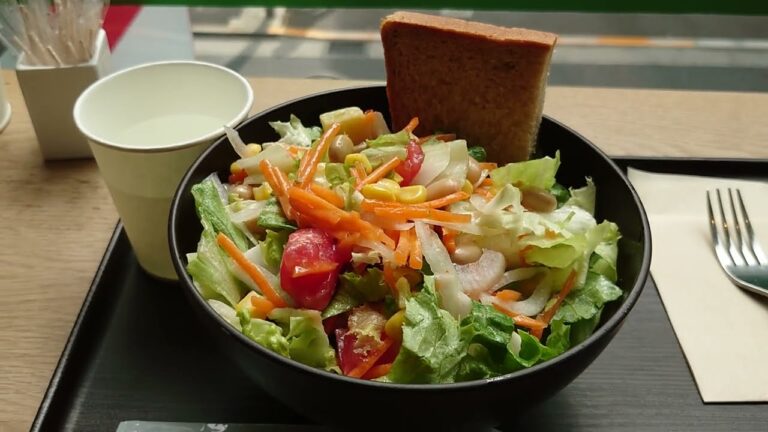 WithGreen（ウィズグリーン）神楽坂店の1日分のまるごとサラダ