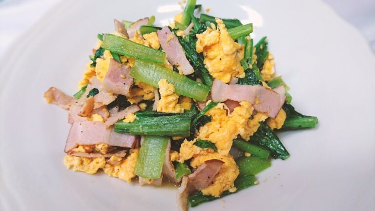 小松菜とベーコンのマヨたま炒め【料理】