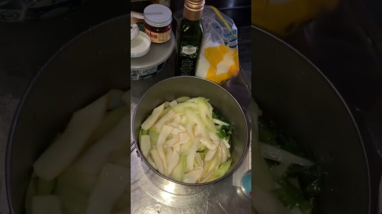 マコーミックドレッシングで簡単マリネ。イカ燻とセロリ。病みつき❣️