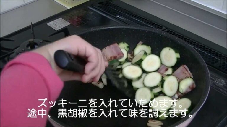ズッキニーのにんにくとベーコン炒め　（石垣島産ズッキーニを使った料理レシピ）