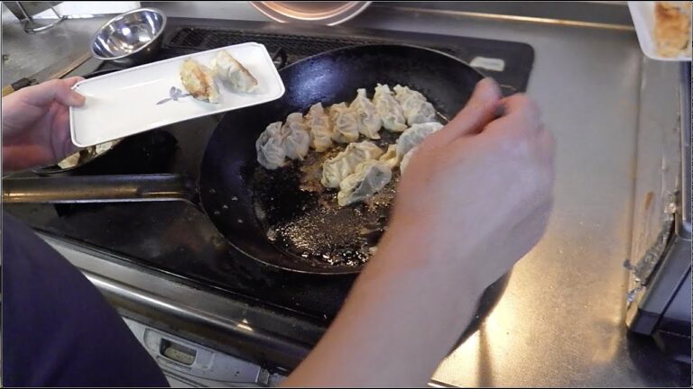 幸運な病のレシピ（ 1517 ）夜：餃子、後に汁（ナスと牛肉）、父が夕食に来た、一杯やった。