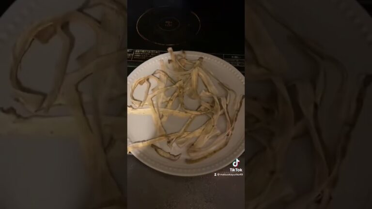 電子レンジで簡単調理！サラダのトッピングにすると美味しい！#ごぼう#料理動画#ゆりごはん#cookingvideo