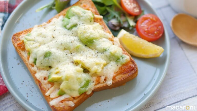 とろ〜りチーズたっぷり！ アボカド サーモン トースト のレシピ  作り方