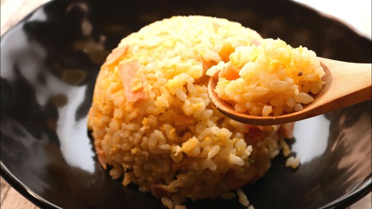 【レンジで3分！簡単主食】パラパラチャーハンの作り方｜パンダワンタン