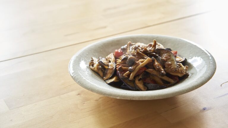 きのこと秋ナスのみそバター炒め｜神田賀子さんの秋を楽しむレシピ