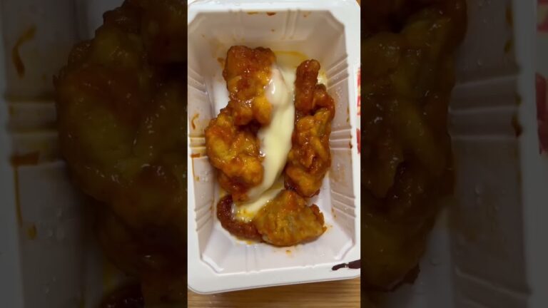 Korean Fried Chicken with Cheese #セブンイレブン　#チーズヤンニュムチキン　#旨辛チキン　#韓国風　#セブンプレミアム　#お酒のおつまみ  #一押し　#1人飲み晩酌