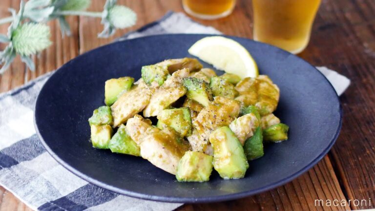 【鶏むね肉とアボカドの甘辛炒め】メイン食材2つでOK！晩ご飯にぴったり♪｜macaroni（マカロニ）