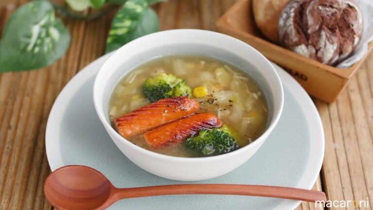 【365日のパンとスープ】キャベツとウインナーの野菜たっぷりスープ