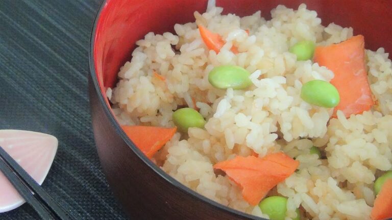 【やさしいレシピ】材料3つ♪炊飯器にお任せ☆鮭と枝豆の混ぜごはん/和食 byすたーびんぐ